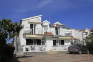 Apartment Vik - 250 m from beach A3 Brodarica, Riviera Sibenik, Бродарица