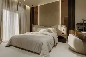 Nesean Plaza Hotel, Ираклион