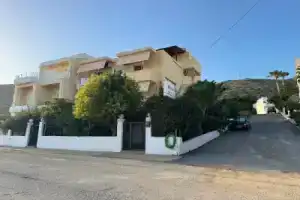 Michalis Studios & Apartments, Палеохора