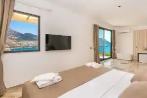 Retreat Suite, Калкан