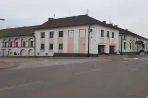 Reno Mme, Градец-Кралове