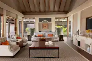 Shangri-La's Villingili Resort and Spa, Maldives, Атолл Сиину