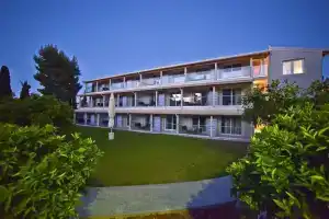 Palapart Gikas Suites And Studios, Гувия