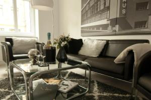 BAUHAUS Style 1920's Design Apartment with Garden, Гера