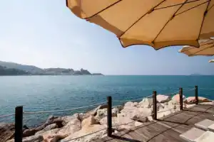 Hotel «San Terenzo», Леричи