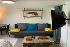 Appartement Villa au calme proche mer, Антиб