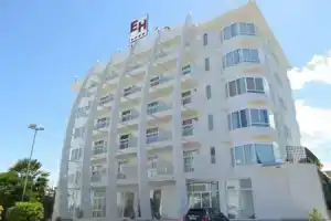 Hotel «Excelsior», Васто