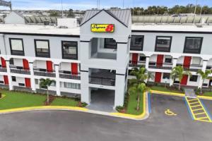 Отель «Quality Inn Near Orlando Airport Florida Mall», Орландо