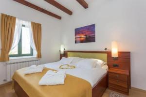 Villa Primorje, Свети Филип и Яков