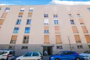 Fabulous Apartment in Zadar near Sea Beach & Nightlife, Задар