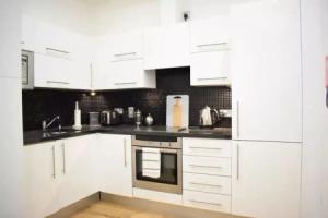 Central Dublin 1 Bedroom Apartment, Дублин