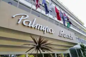 Palmyra Beach Hotel, Афины