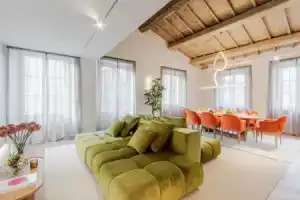 The Victory Penthouse, Лукка