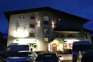Alpenhotel Ernberg, Ройтте