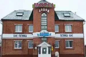 Отель «Ладья», Яуши