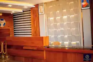 Royal Mgwasi Hotel, Мбея