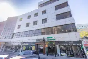 Hotel «Sir Lujerului», Бухарест