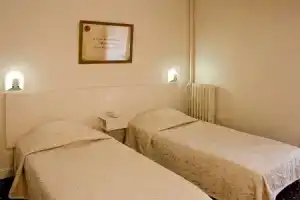 Hotel «Ours Blanc - Place Victor Hugo», Тулуза