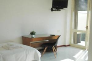 UniHò Hostel, Павия