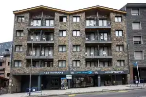 Apartaments Shusski, Энкамп