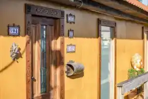 House boat studio with waterfront terrace, Амстердам