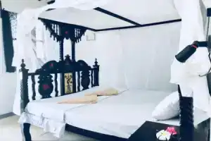 Отель «Coco Beach», Джамбияни