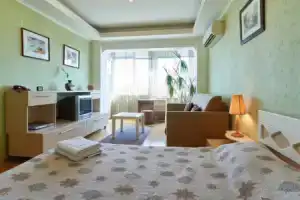 Апартаменты Home-Hotel, ул. Евгения Сверстюка, 8, Киев