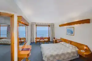 Rubi Hotel, Авсаллар