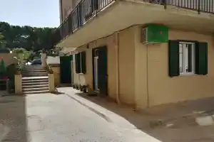 Guest House Via Marina B&B, Реджо-Калабрия