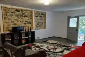 Simbas House, Леонидион