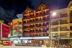 Tanawan Phuket Hotel, Патонг
