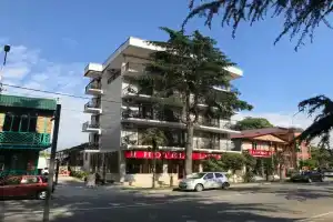 Hotel Love, Кобулети