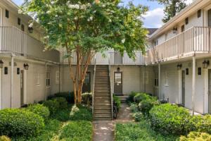 Brookwood Courtyard by BCA Furnished Apartments Bcc1b 08 H, Атланта