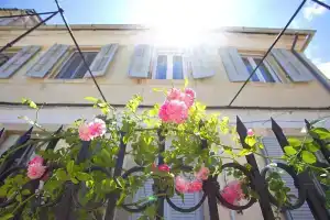 Nonas House, Керкира