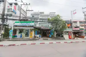 OYO 255 The Ocean Hotel Patong, Патонг