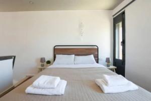 Sunshine Apt- Unique Holidays by the Sea, Коккини-Хани