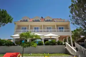 Villa Kastel, Povljana