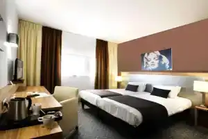 Beachfront Hotel, Вунгтау