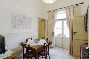 Letojanni Sandy Beach Apartment, Маццео