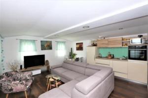 Relax House, Солин
