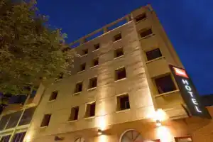 Отель «ibis Styles Perpignan Centre Gare», Перпиньян