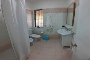 Serene 1-Bedroom Apartment with Shared Pool in Boca Chica, Бока Чика