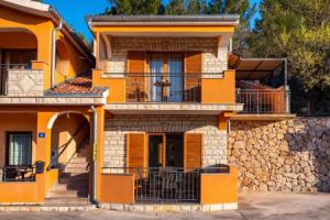 Awesome Apartment in Modric With 2 Bedrooms and Wifi, Rovanjska