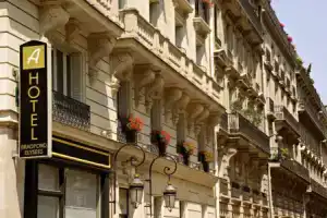 Отель «Bradford Elysées - Astotel», Париж