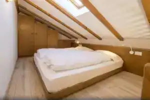 Hotel «Ferrari», Пинцоло