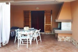 House With one Bedroom in Muravera, With Wonderful sea View and Enclosed Garden Near the Beach, Monte Nai