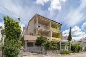 Stunning Apartment in Dramalj With Wifi and 2 Bedrooms, Цриквеница