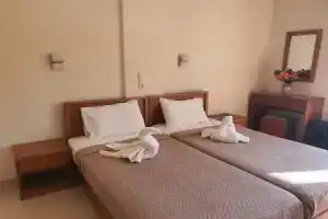 Evita Studios & Apartments, Балион