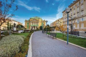 Beautiful Apartment in Rijeka With Wifi and 1 Bedrooms, Риека