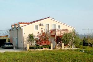 Apartments Drazen, Кастель Стафилич